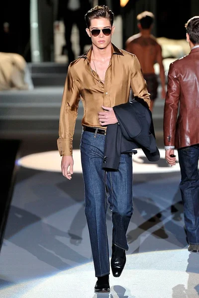 Look 34